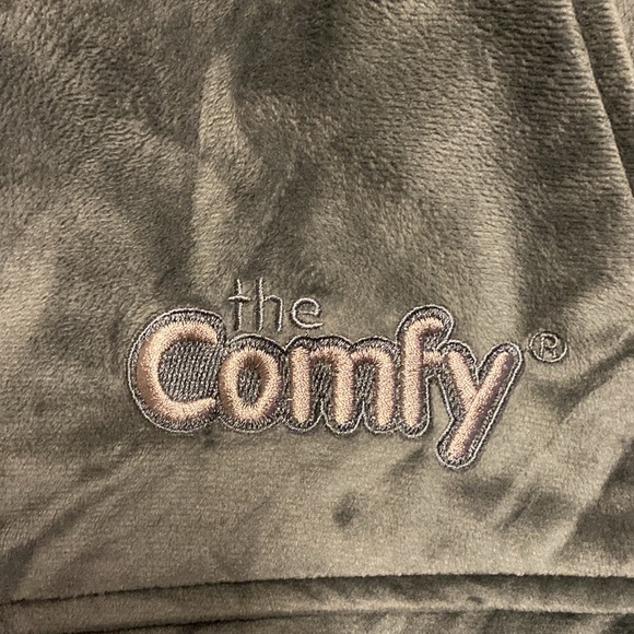 The Comfy Blanket Sweater - One Size Fits All - Picture 2 of 3